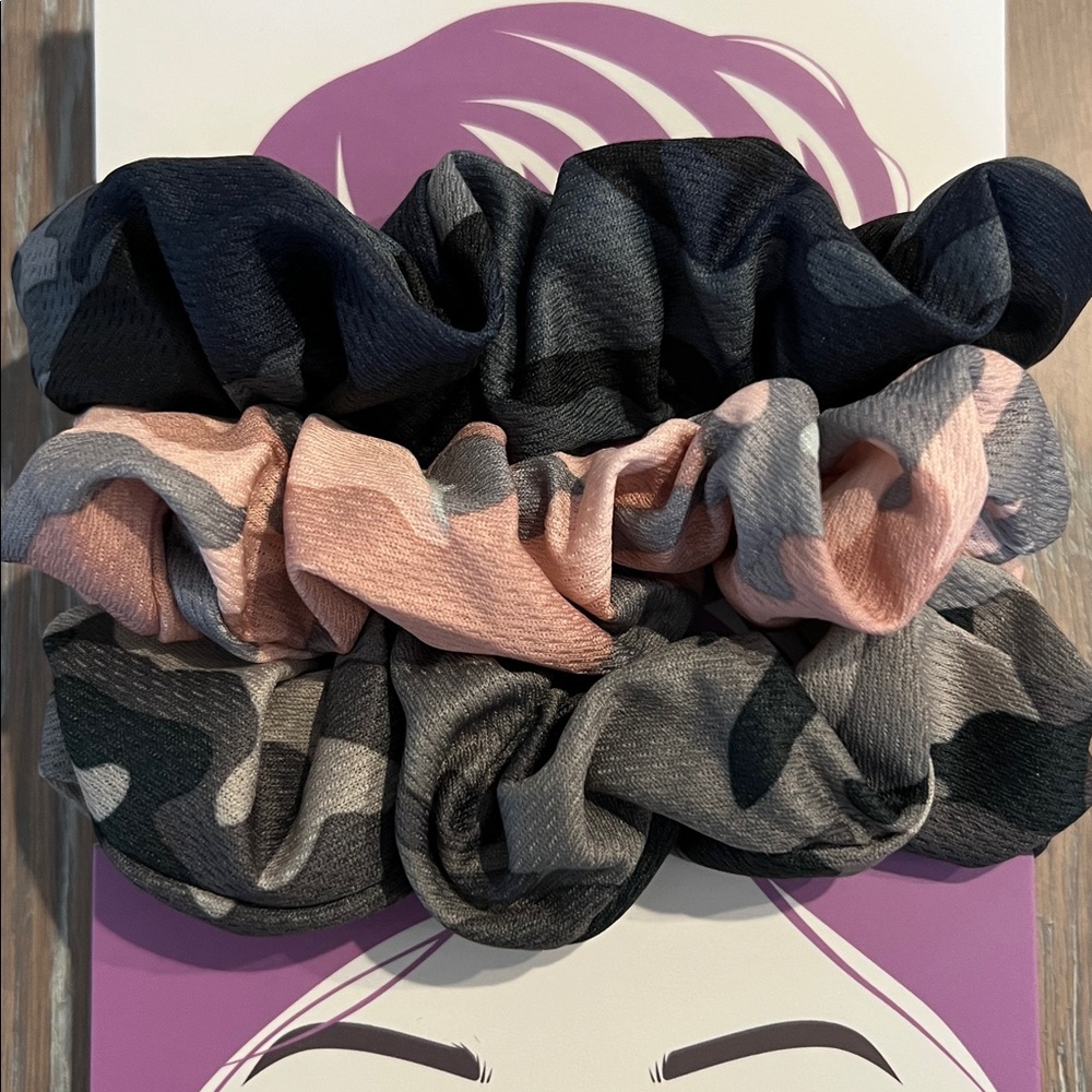 Lug Scrunchies Camo - Picture 3 of 4